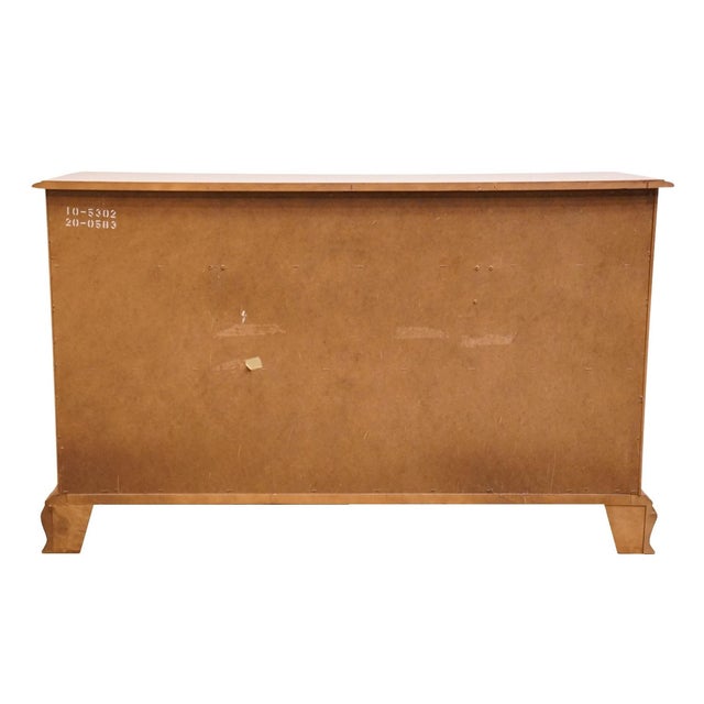 Ethan Allen Heirloom Nutmeg Maple Colonial Early American 54" Double Dresser 10-5302 For Sale - Image 12 of 14