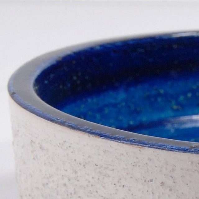 Blue Italian Rimini Blue Ceramic Bowl by Aldo Londi for Bitossi, 1960s For Sale - Image 8 of 11
