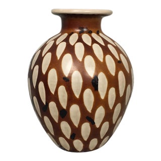 Cream & Brown Vintage Peruvian Paz Teardrop Vase For Sale