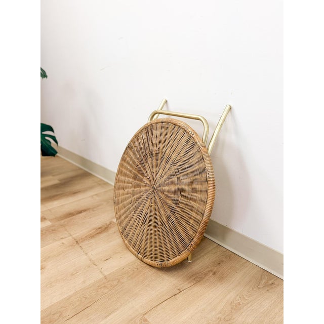 Vintage Wicker and Chrome Woven Folding Side Table Coastal Boho Accent Table For Sale In Tampa - Image 6 of 7