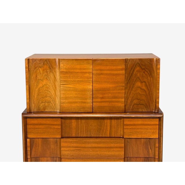 1950s Edmond J. Spence, Sculptural Highboy, Walnut, Sweden, 1950s For Sale - Image 5 of 14