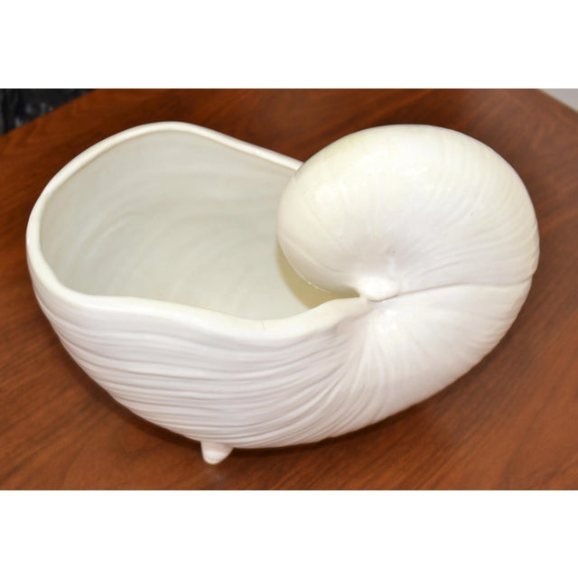 California Pottery 1980 Japanese Fitz and Floyd Style Hand Crafted Beige Ceramic Nautilus Seashell Sculpture For Sale - Image 4 of 13