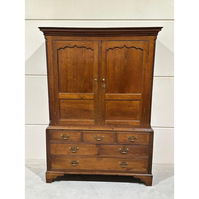 Welsh Cupboard in Oak, 18th Century For Sale - Image 13 of 13