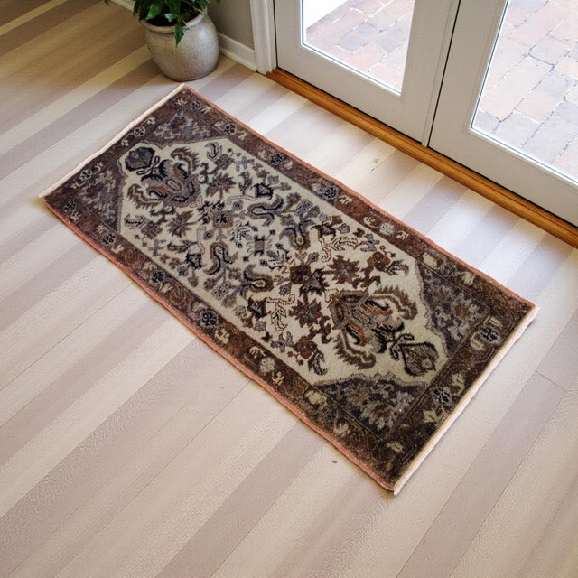 Modern 1970s Hand Knotted Door Mat, Entryway Rug, Bath Mat, Kitchen Decor, Small Rug, Turkish Rug - 1′5″ × 3′3″ For Sale - Image 3 of 15