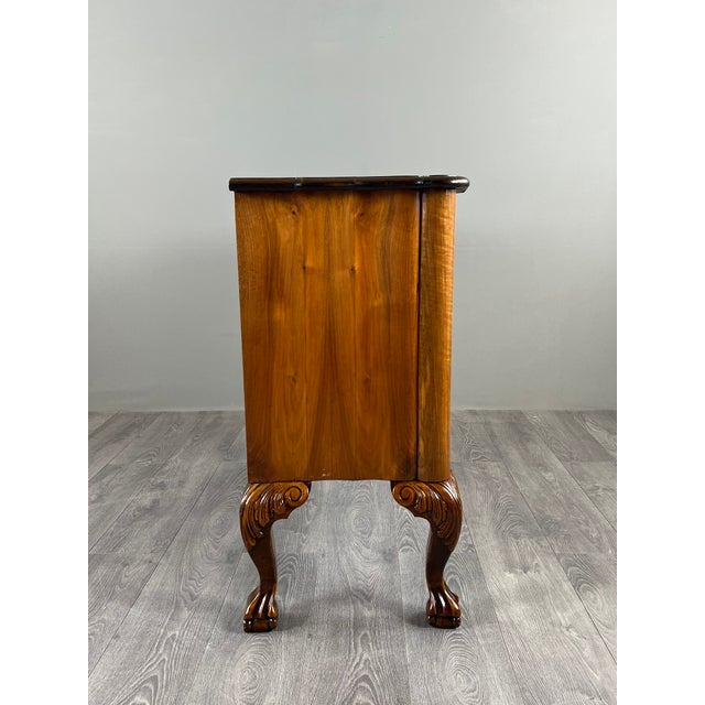 20th Century Louis XV Chest of Drawers in Walnut Burl Veneer For Sale - Image 9 of 12
