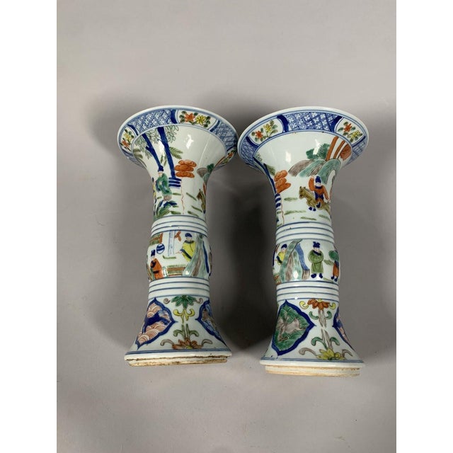 Pair of Gu Wucai vases in 19th-century Chinese porcelain For Sale - Image 6 of 10