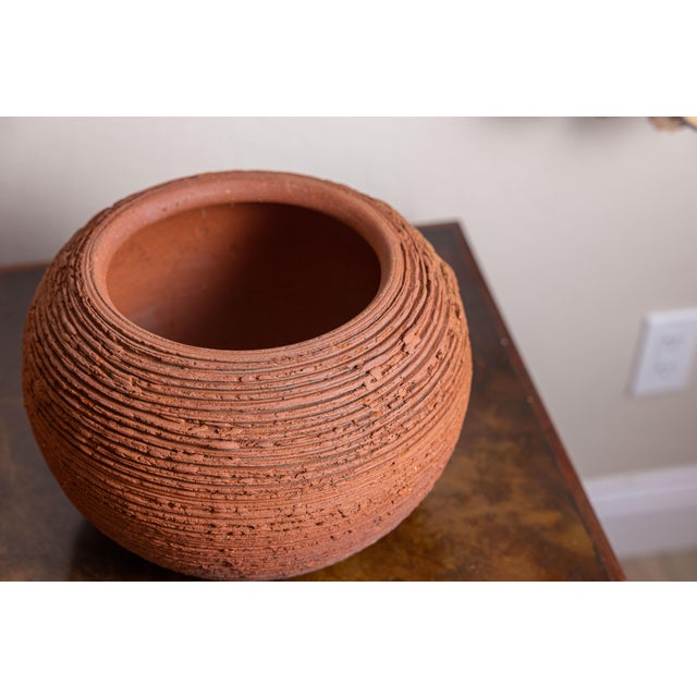 Sculptural Ribbed Terracotta Planter, California Modern Studio Pottery Style For Sale In Sacramento - Image 6 of 9