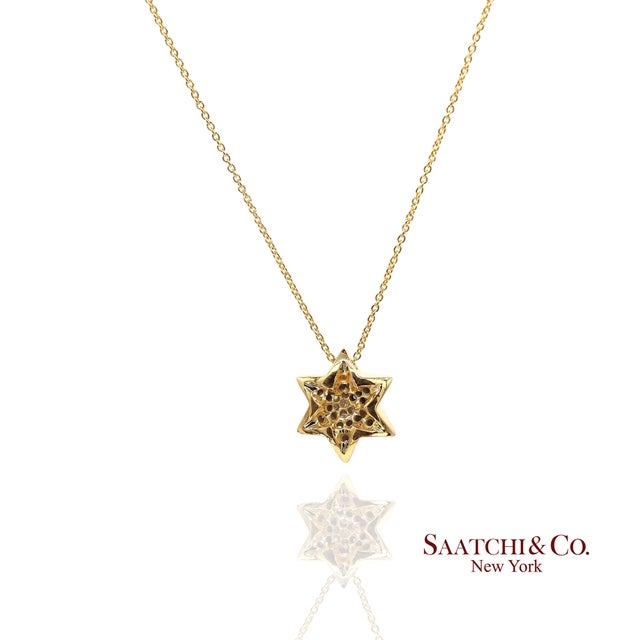 Contemporary 18k(750) Yellow Gold Natural Diamond Star Shape Pendant Necklace With Chain For Sale - Image 3 of 12
