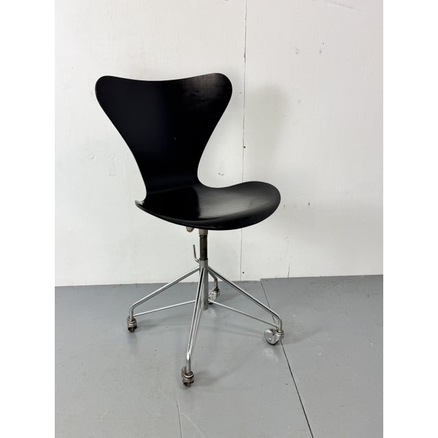 Vintage Early 3117 Swivel Desk Chair by Arne Jacobsen for Fritz Hansen, 1955 For Sale - Image 10 of 15
