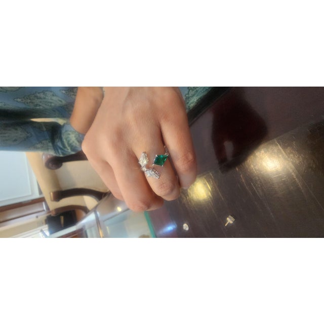 Gemstone Natural zambian Emerald high quality diamond ring in 18k gold For Sale - Image 7 of 18