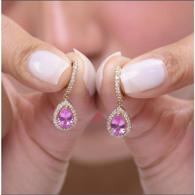 Contemporary 3.660 cts Natural pink sapphire and 0.41 cts diamond earrings in 18k gold For Sale - Image 3 of 18