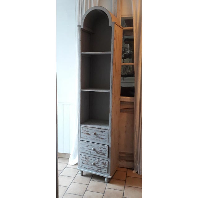 Wooden Column Bookcase, 1960s For Sale - Image 4 of 4