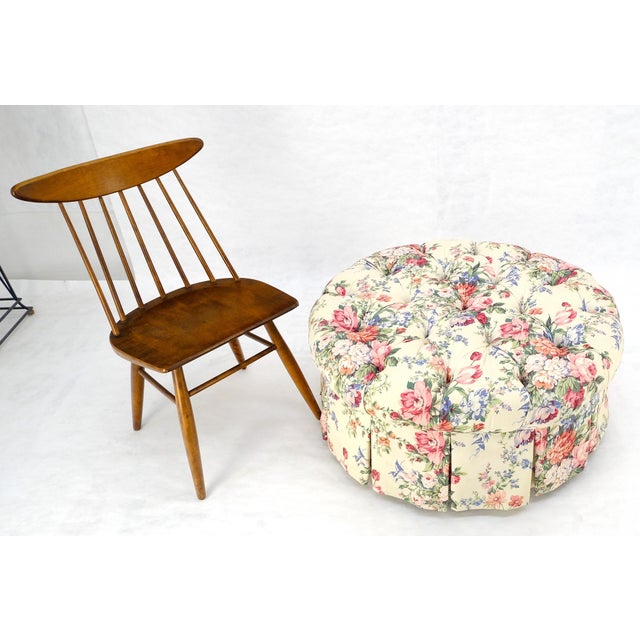 Textile Drexel Large Tufted Floral Upholstery 35” Diameter Ottoman Foot Stool Bench MINT For Sale - Image 7 of 10