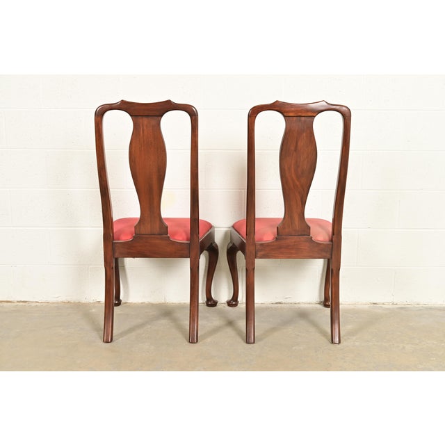 Henkel Harris Queen Anne Solid Mahogany Side Chairs or Dining Chairs, Pair For Sale - Image 10 of 13