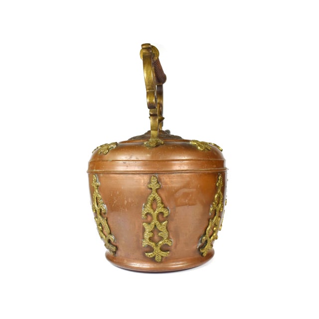 Rustic Early 20th Century Large Moroccan Handmade Solid Copper Kettle Embossed With Floral Brass For Sale - Image 3 of 12