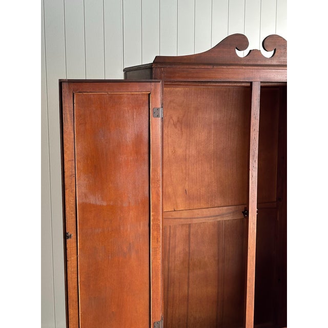 1900 - 1909 Antique Mahogany Cabinet With Mirrored Doors For Sale - Image 5 of 16