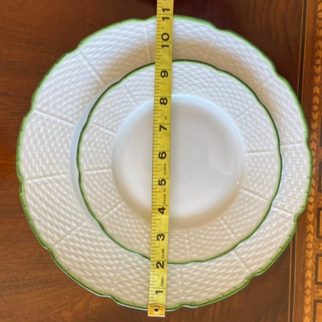 This elegant set from Raynaud's Villandry (Basketweave) collection includes 5 large dinner plates, measuring 10 3/4 inches...