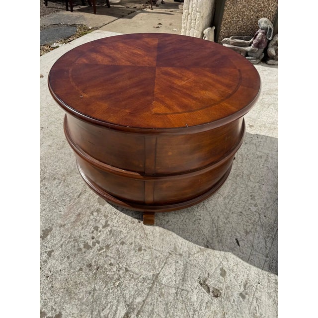 Late 20th Century Round Mahogany 2 Drawer Coffee Table For Sale - Image 4 of 8