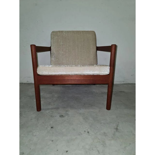 MO 107 Armchair by Ib Kofod-Larsen for Magnus Olesen, 1956 For Sale - Image 9 of 9