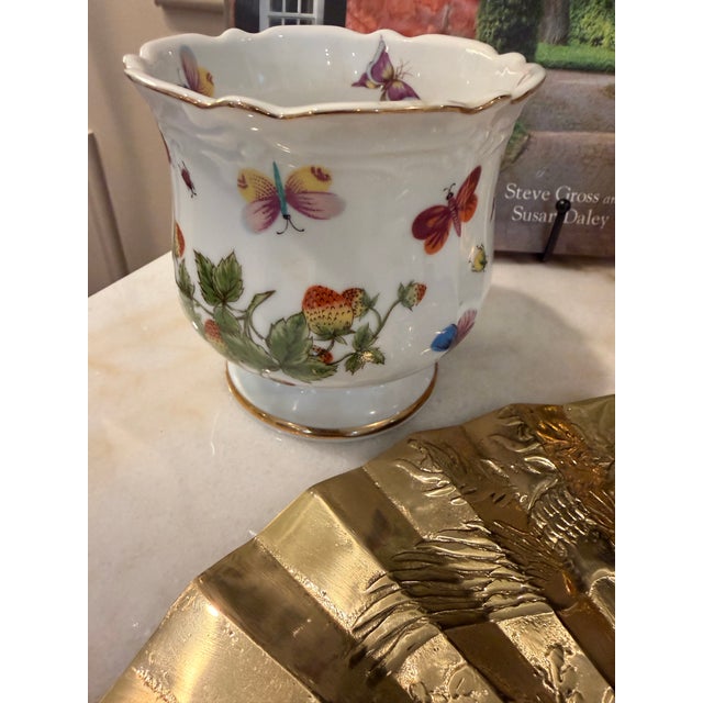 Mid 20th Century Ardalt Japan Hand-Painted Porcelain Cachepot Jardinière With Butterflies & Strawberries, Pattern 7083 For Sale In Charleston - Image 6 of 10