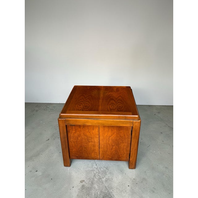 Vintage Lane Walnut Cube End Table W/ Storage Cabinet – 1975 Mid-Century Modern For Sale - Image 10 of 11
