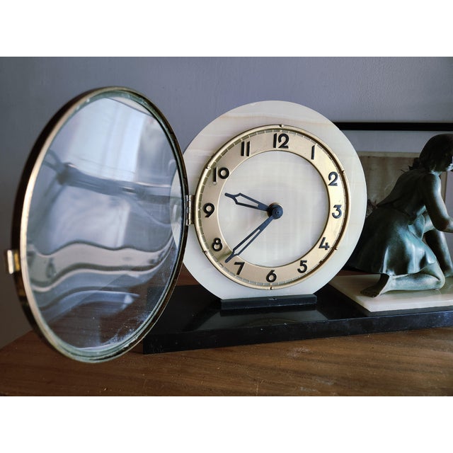 1920s Art Deco Marble and Bronze S Marti Clock with Geo Maxim Sculpture, 1920s For Sale - Image 5 of 18