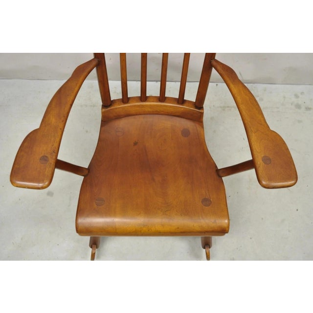 Mid 20th Century Vintage Sikes Co Maple Wood American Colonial Style Rocker Rocking Chair (A) For Sale - Image 5 of 11