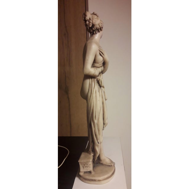 19th Century 19th Century Italian Carrara Marble Figure of Venus Italica After Antonio Canova – Neoclassical Reduction. For Sale - Image 5 of 10