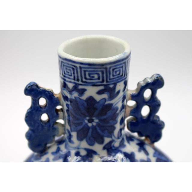 Mid-Late 19th Century Chinese Export Porcelain Blue and White Moon Flask Vase For Sale In Raleigh - Image 6 of 6