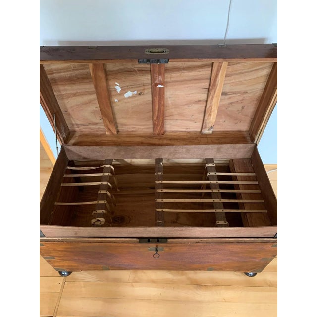 Brown Officer's Chest, Great Britain, 19th Century For Sale - Image 8 of 18