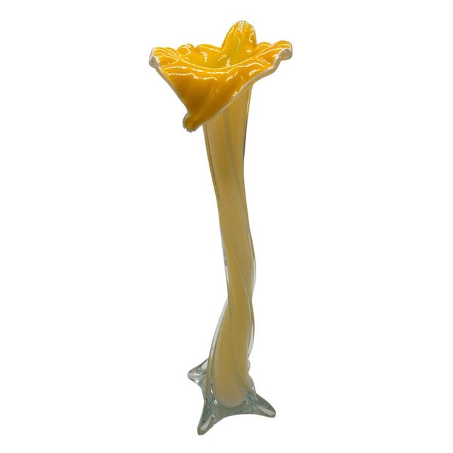 Yellow Murano Glass Flower Vase, Italy, 1960s, in Flawless conditions. Designed 1960 to 1969