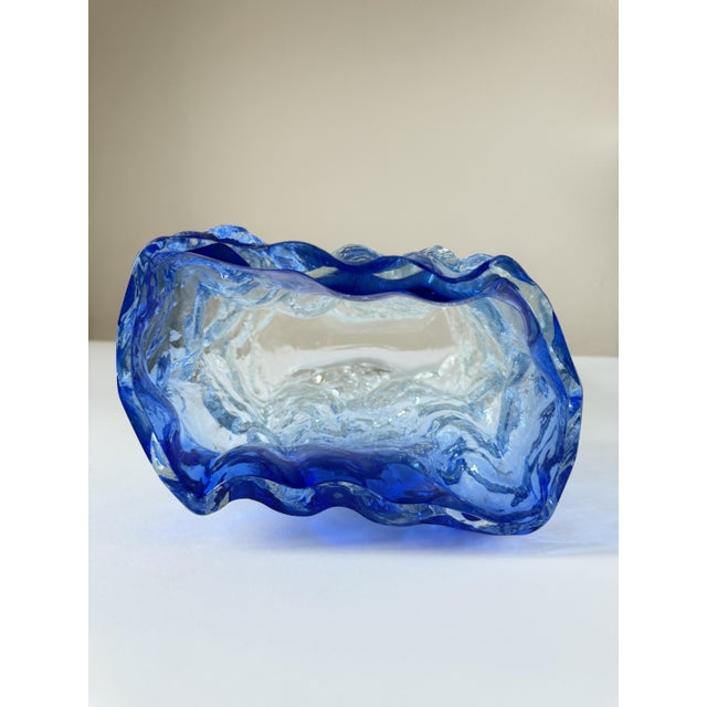 1970s Large Brutalist Cobalt Blue Art Glass Vase by Kaj Blomqvist for Kumela, Finland, 1970s For Sale - Image 5 of 18