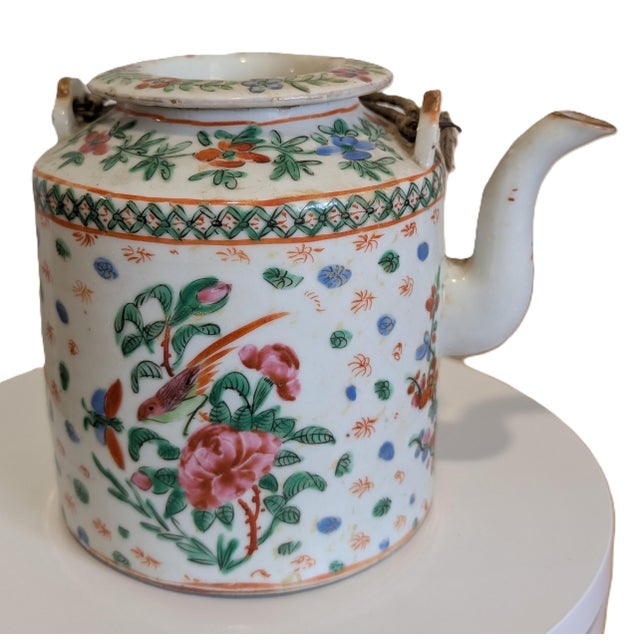 Age: around the late Qing dynasty (late 19th century). The bird-and-follower pattern was painted in very good quality....