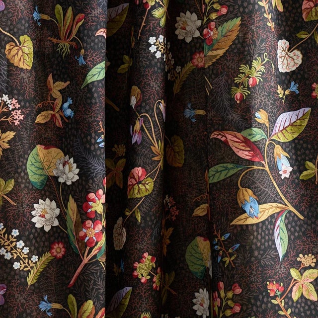 Schumacher Sample - Schumacher Blackwell Linen Fabric in Noir For Sale - Image 4 of 5