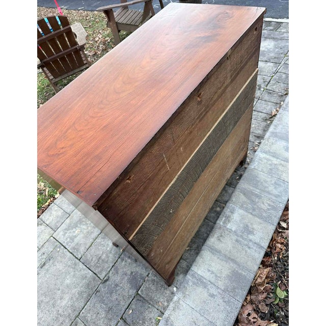 Federal Period Kentucky Walnut Chest of Drawers, Circa 1810–1840 For Sale - Image 9 of 9