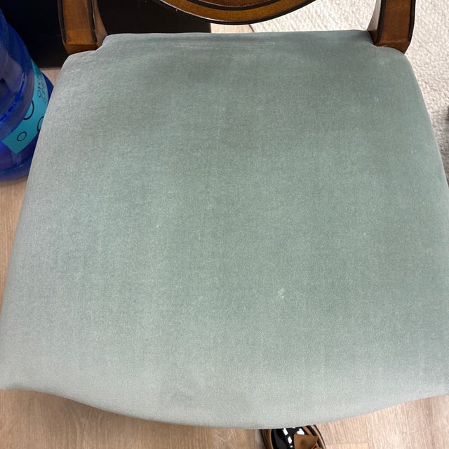 Mid 20th Century Classic Hepplewhite Style Shield Back Side Dining Chairs With Green Velvet and Trim Upholstery, Set of 4 For Sale - Image 9 of 11