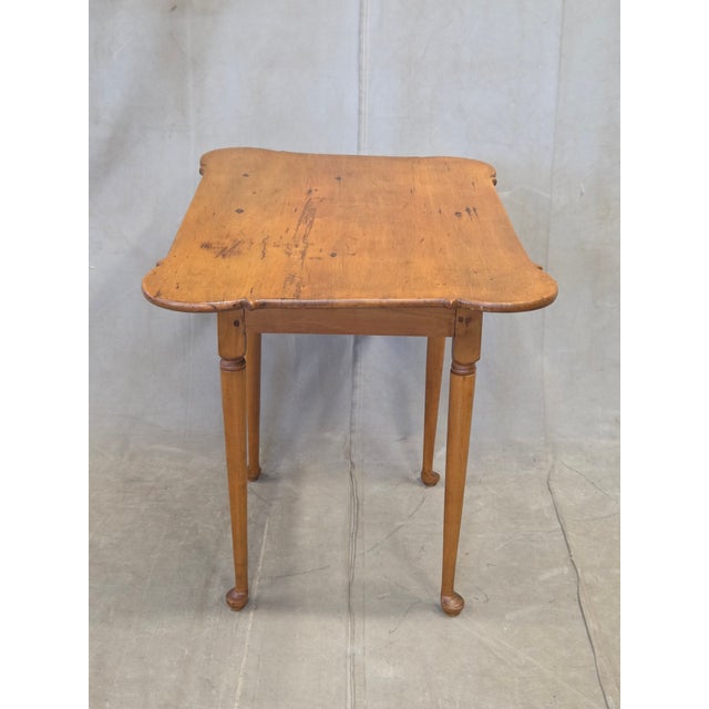 Antique New England Queen Anne Beechwood Tea Table, Porringer-Top, Circa 1800 For Sale - Image 4 of 14