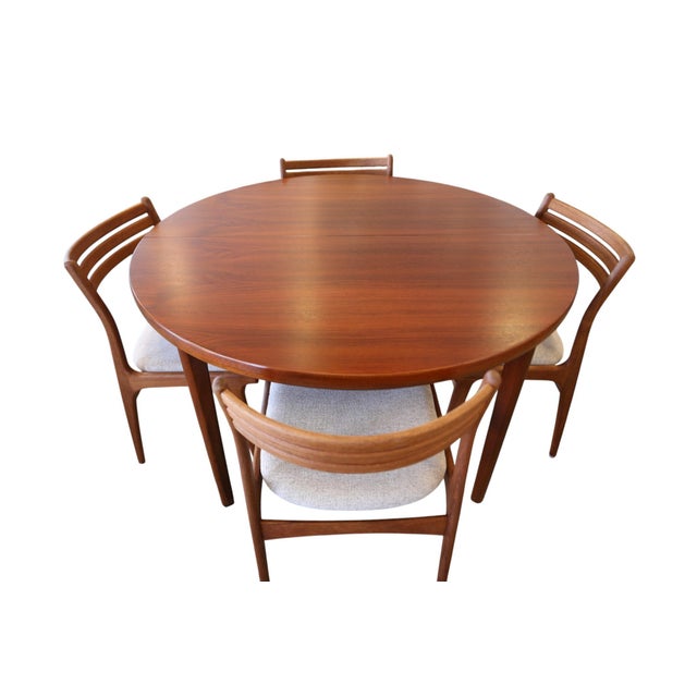 Danish Round Dining Table in Teak with Double Inserts, 1960s For Sale - Image 18 of 18