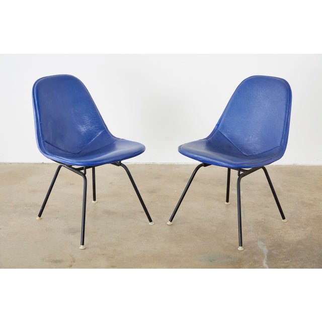Genuine set of Mid-Century Modern Eames for Herman Miller MKX-l wire mesh dining chairs. The chairs feature the iconic...