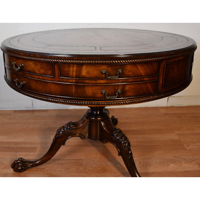 1900s Vanleigh Co. Ny English Chippendale Mahogany & Leather Top Round Center Table / Hall Table For Sale - Image 10 of 17