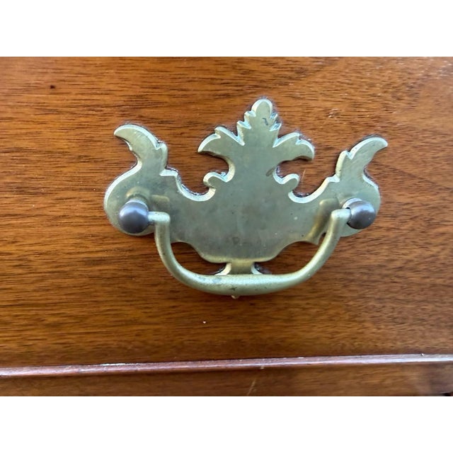 Brown Antique Chippendale Style Hand Cut Dovetailed Top 4 Drawer Bachelor Chest. For Sale - Image 8 of 18