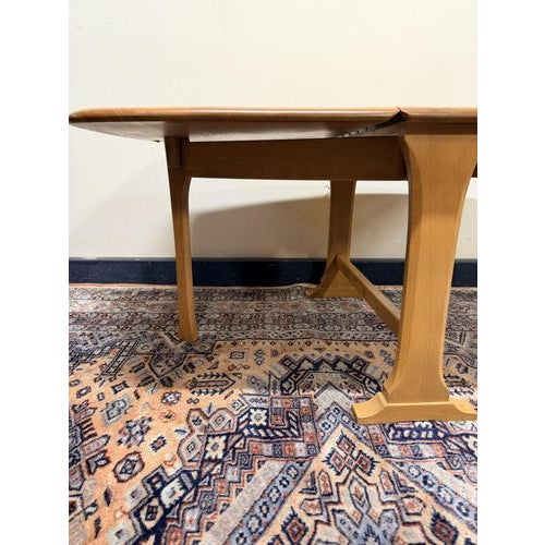 Vintage Model 820 Gateleg Folding Coffee Table from Ercol, 1960s For Sale - Image 4 of 6