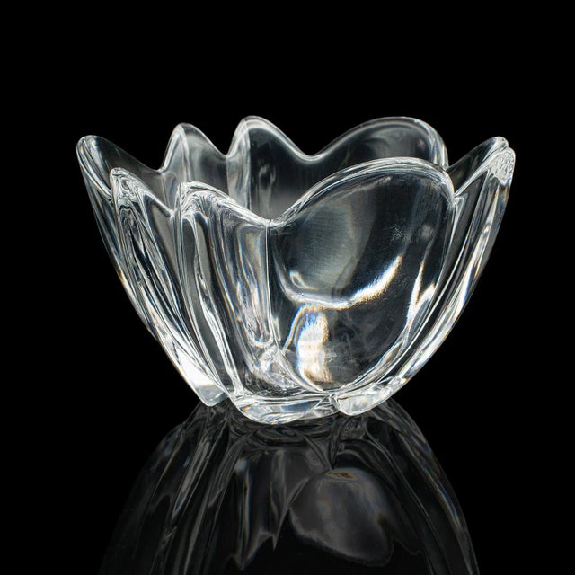 1970's Vintage Lily Shaped Bowl For Sale - Image 4 of 10