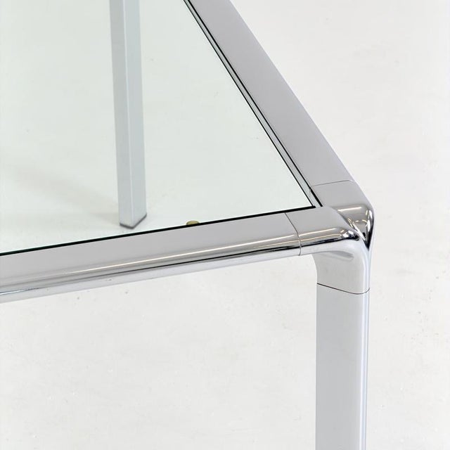 Mid-Century Modern Italian Bauhaus Coffee Tables in Chrome and Thick Glass, 1980s, Set of 2 For Sale - Image 18 of 18