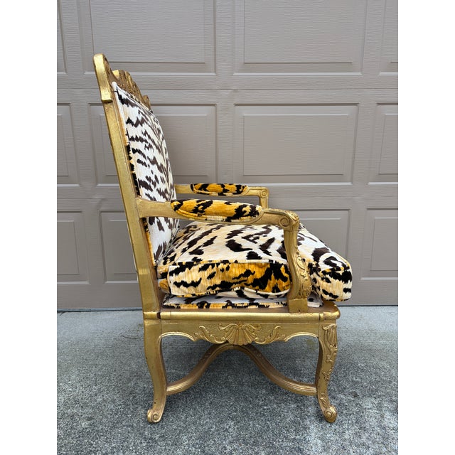 Antique French Regency Giltwood Fauteuil in Scalamandré “Le Tigre” Silk Velvet For Sale - Image 13 of 15