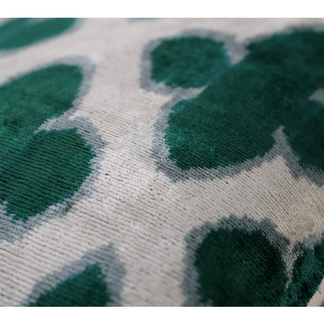 Contemporary Luxury Green Handmade Silk Throw Pillow With Down Insert For Sale - Image 9 of 12