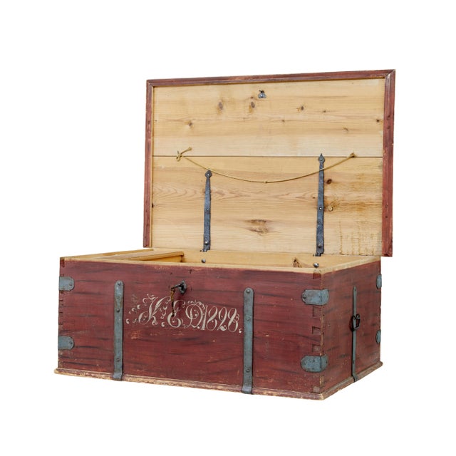Gustavian (Swedish) Painted Pine Blanket Box, 1828 For Sale - Image 3 of 8