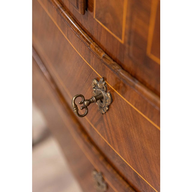 Tuscan 1890s Walnut and Mahogany Four-Drawer Commode with Banding Inlay For Sale - Image 13 of 15