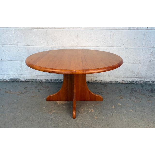 Wood Mid-Century Modern Round Teak Dining Table With Sculptural Pedestal Base For Sale - Image 7 of 11