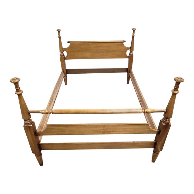 Vintage Full Size Traditional Style Low Poster Bed For Sale